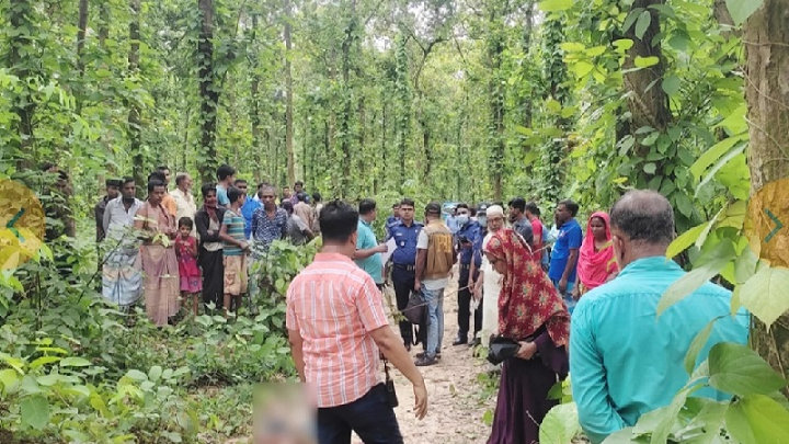 জঙ্গলে যুবকের গলাকাটা দেহ, পাশেই যে আলামত রেখে গেল খুনি!