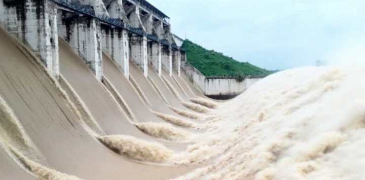 যে কারণে হঠাৎ খুলে দিল ভারতের ফারাক্কার ১০৯টি গেট!